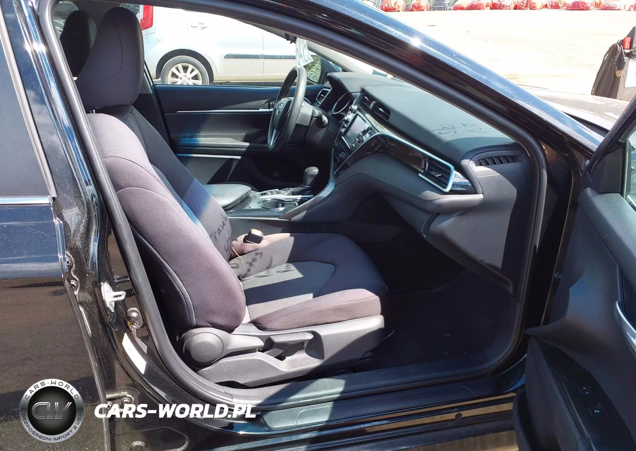 2018 Toyota Camry Hybrid Le VIN:4T1B31HK1JU501108 - 5