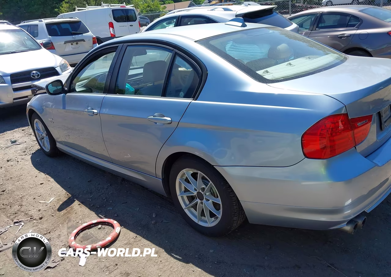 2010 BMW 328I xDrive VIN:WBAPK5C53AA652956 - 3