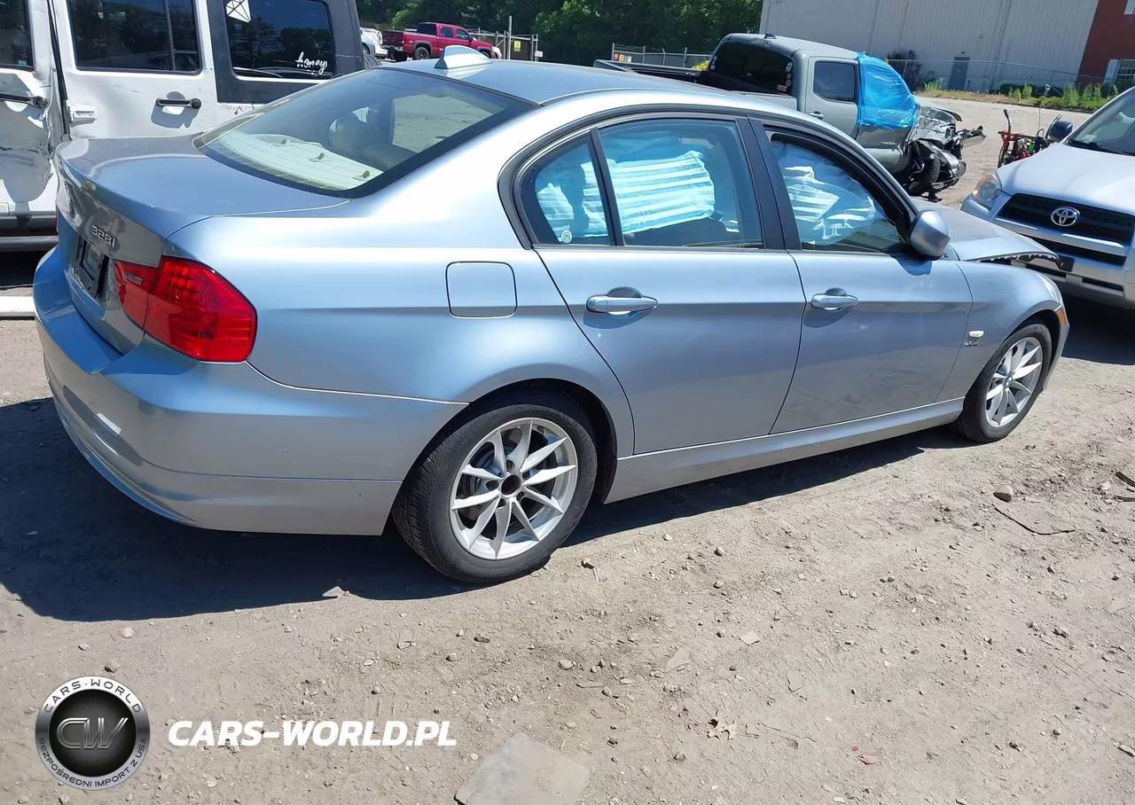 2010 BMW 328I xDrive VIN:WBAPK5C53AA652956 - 4
