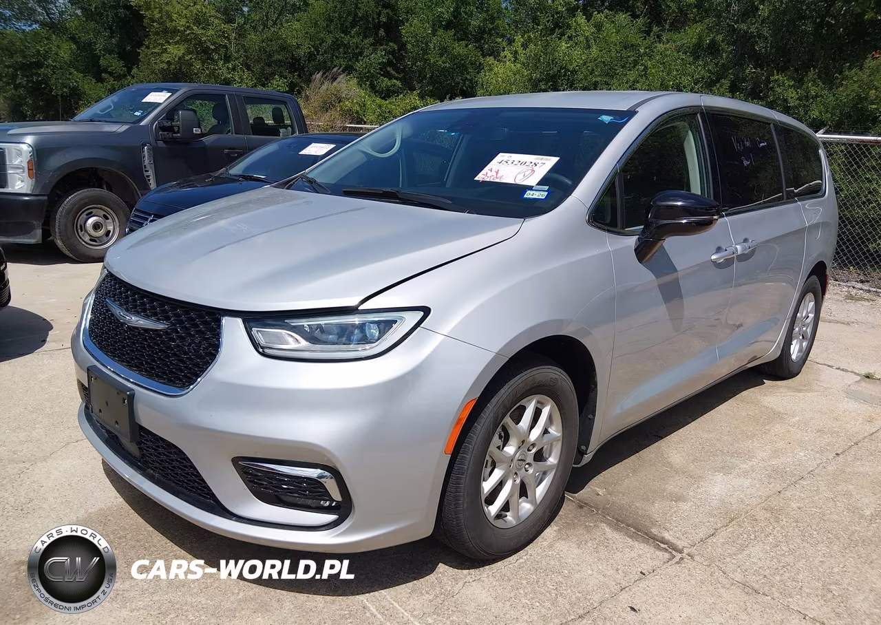 2024 Chrysler Pacifica Touring L VIN:2C4RC1BG5RR159226 - 2