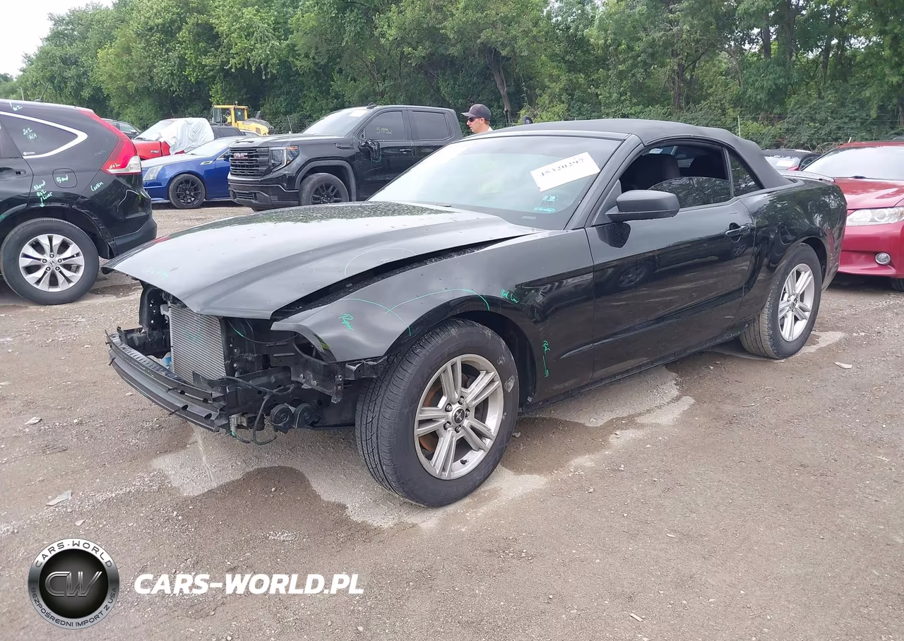 2014 Ford Mustang V6 VIN:1ZVBP8EM4E5213121 - 2