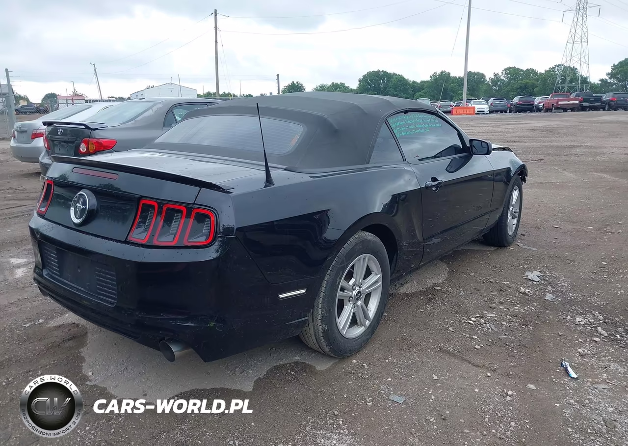2014 Ford Mustang V6 VIN:1ZVBP8EM4E5213121 - 4