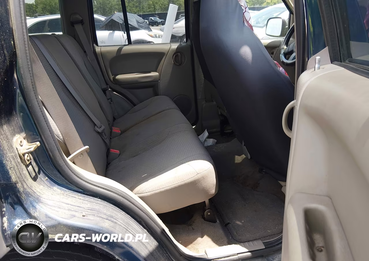 2004 Jeep Liberty Sport VIN:1J4GK48K14W230536 - 8
