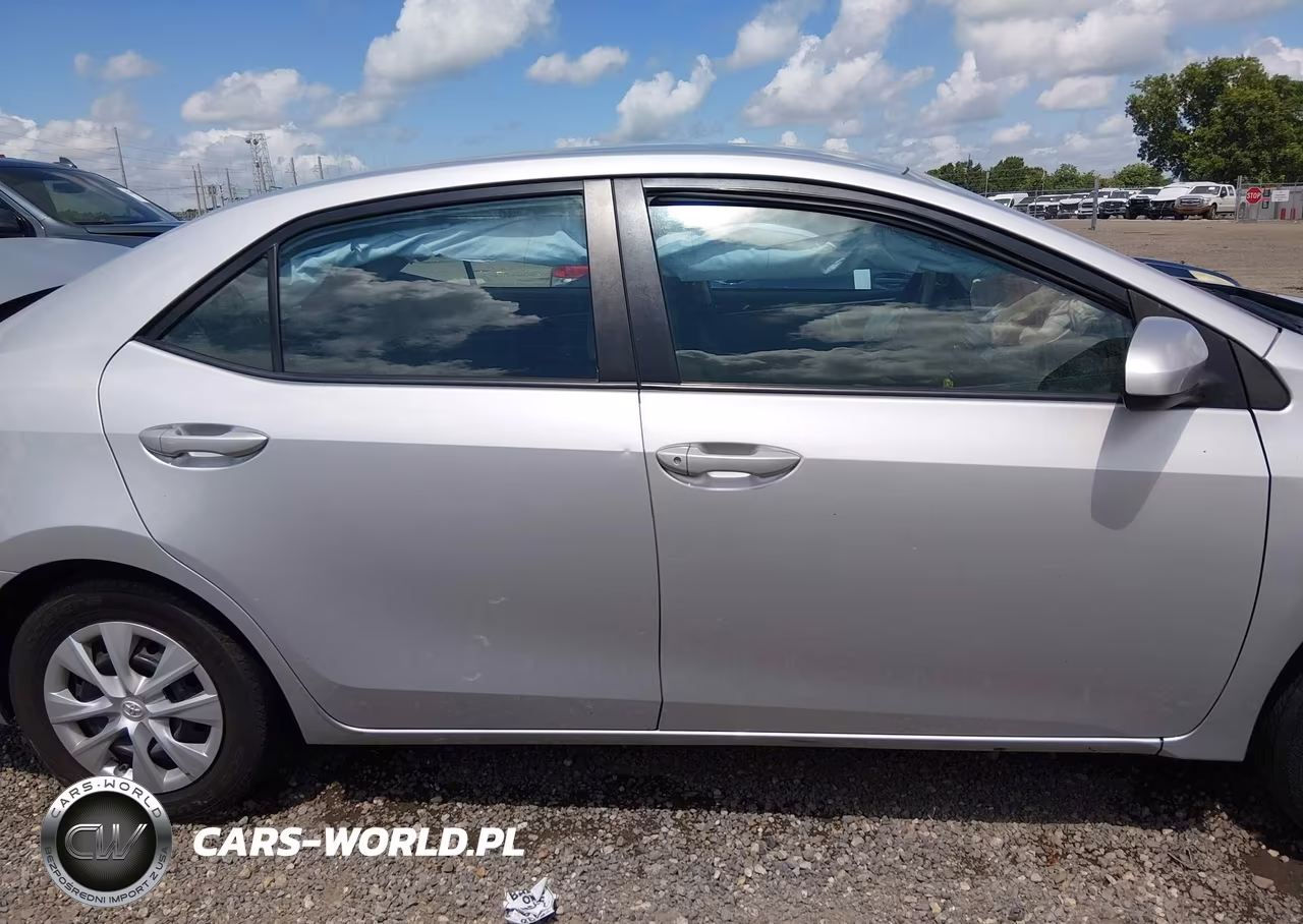 2015 Toyota Corolla L VIN:5YFBURHE2FP340704 - 13