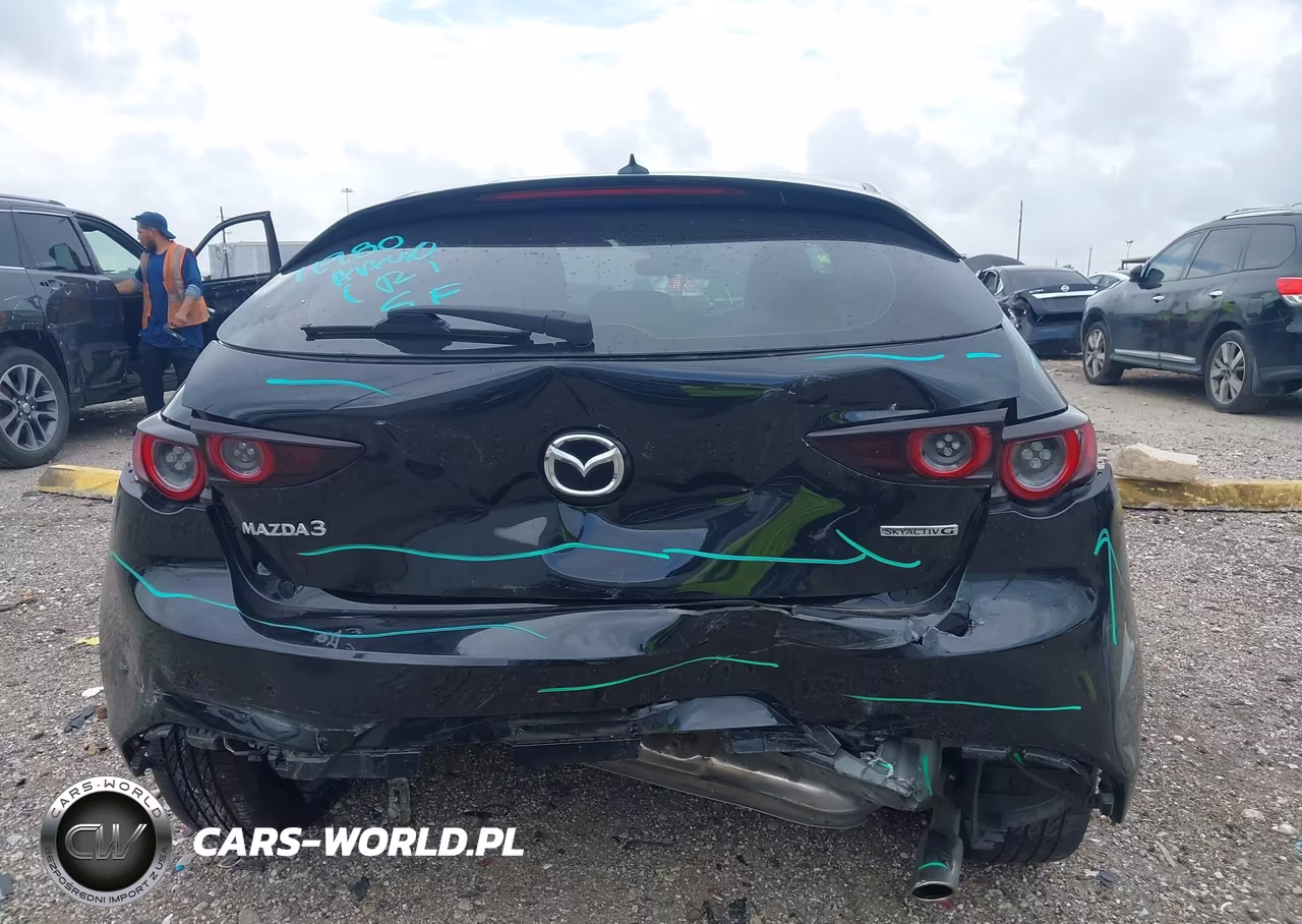 2021 Mazda Mazda3 Premium VIN:JM1BPAML3M1333095 - 16