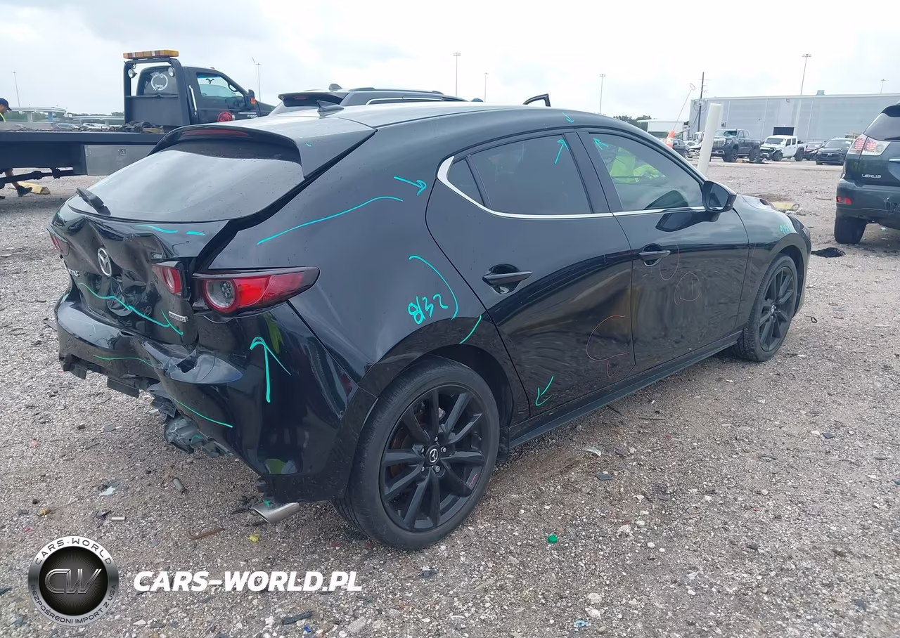 2021 Mazda Mazda3 Premium VIN:JM1BPAML3M1333095 - 4
