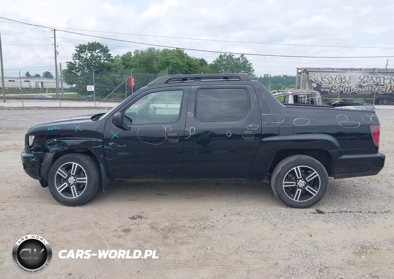 2014 Honda Ridgeline Sport VIN:5FPYK1F70EB001429 - 14