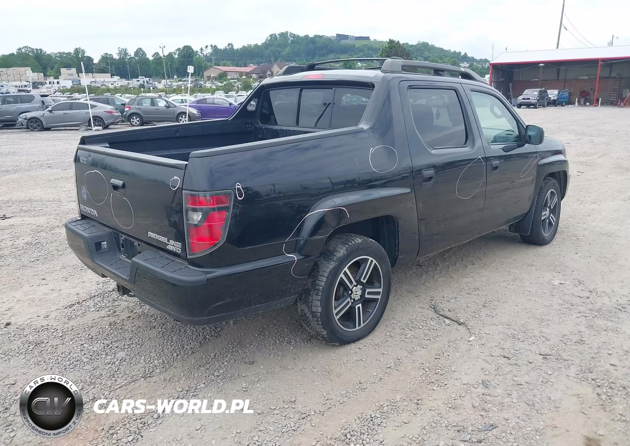 2014 Honda Ridgeline Sport VIN:5FPYK1F70EB001429 - 4