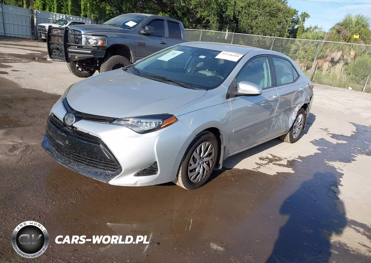 2018 Toyota Corolla Le VIN:5YFBURHE9JP840447 - 2