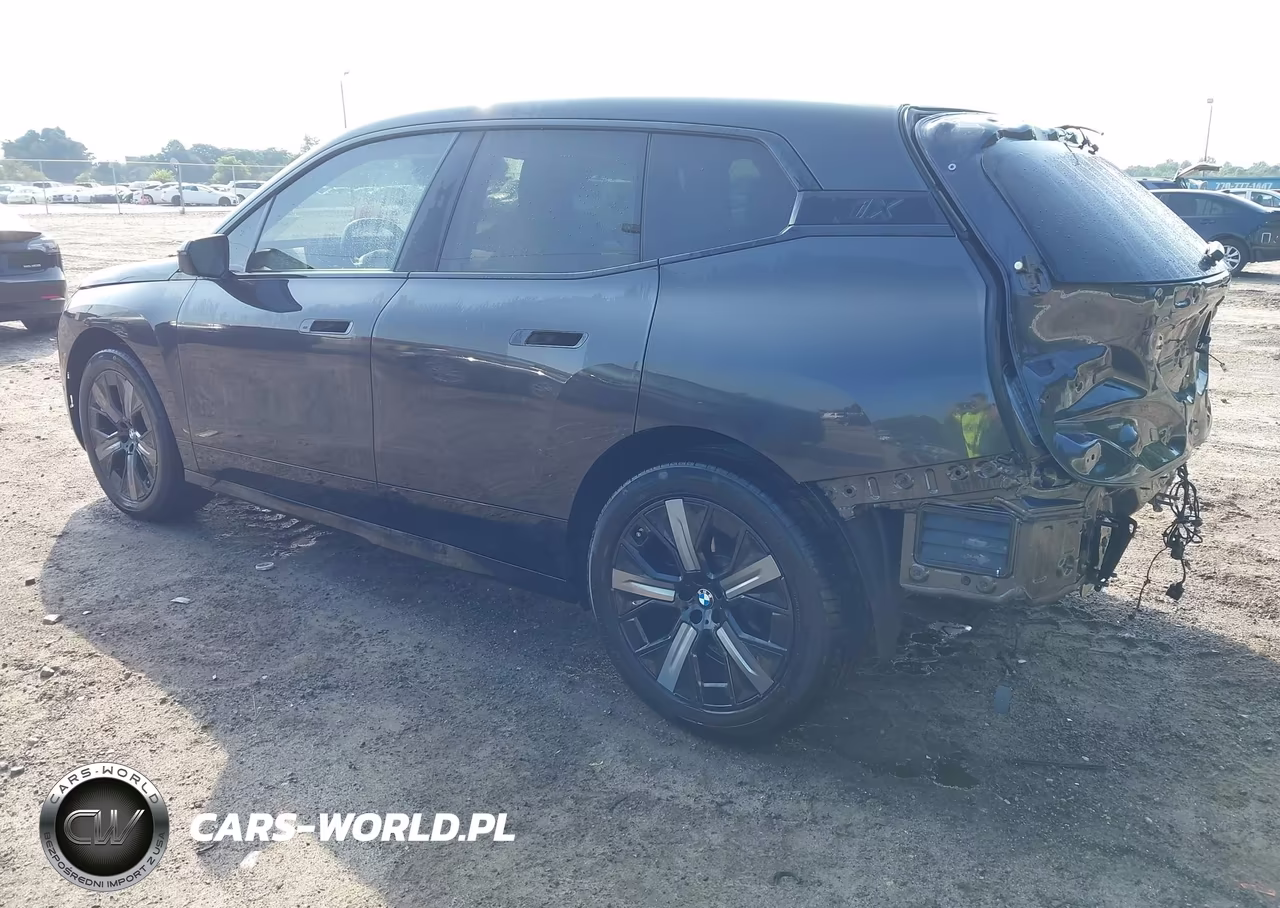 2025 BMW Ix xDrive50 VIN:WB523CF04SCS15712 - 3