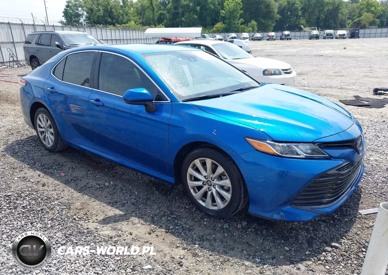 2019 Toyota Camry Le – zdjęcie 1 z 17