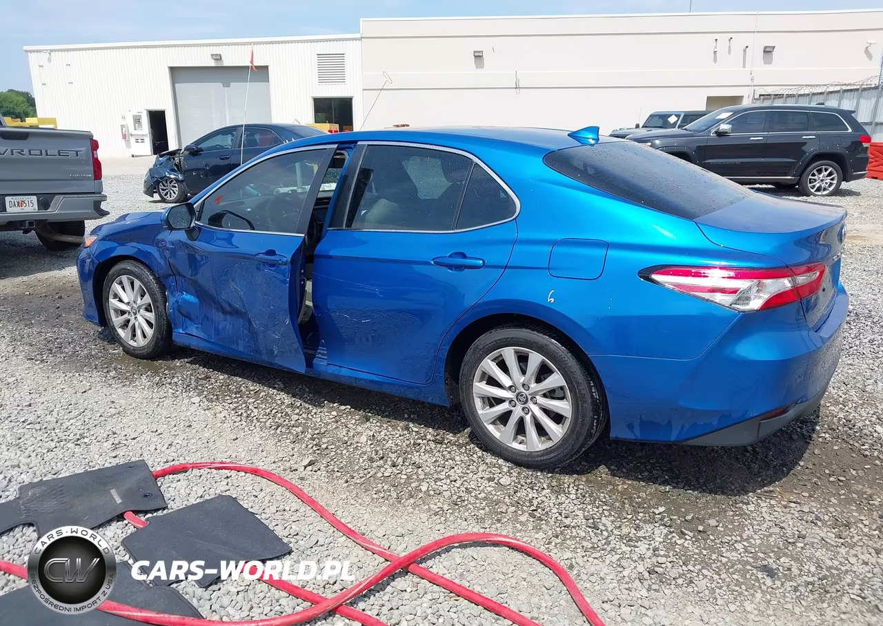 2019 Toyota Camry Le VIN:4T1B11HK0KU290846 - 3