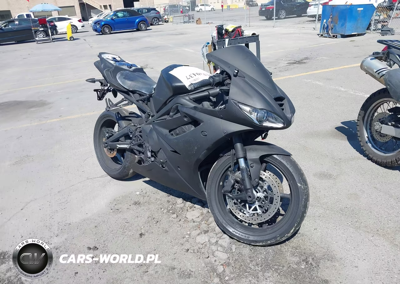 2010 Triumph Motorcycle Daytona 675 – zdjęcie 1 z 13