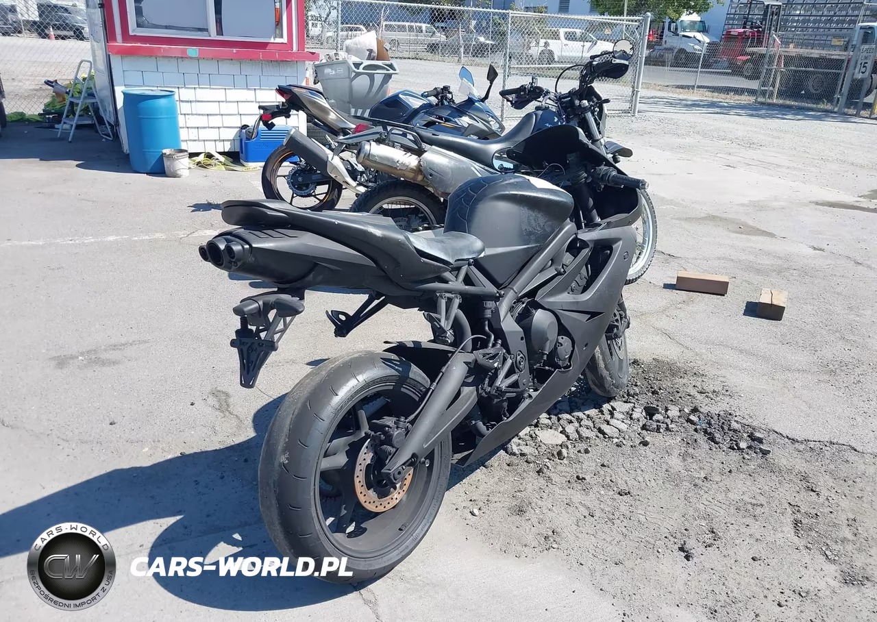 2010 Triumph Motorcycle Daytona 675 VIN:SMTD00NS2AJ411005 - 4
