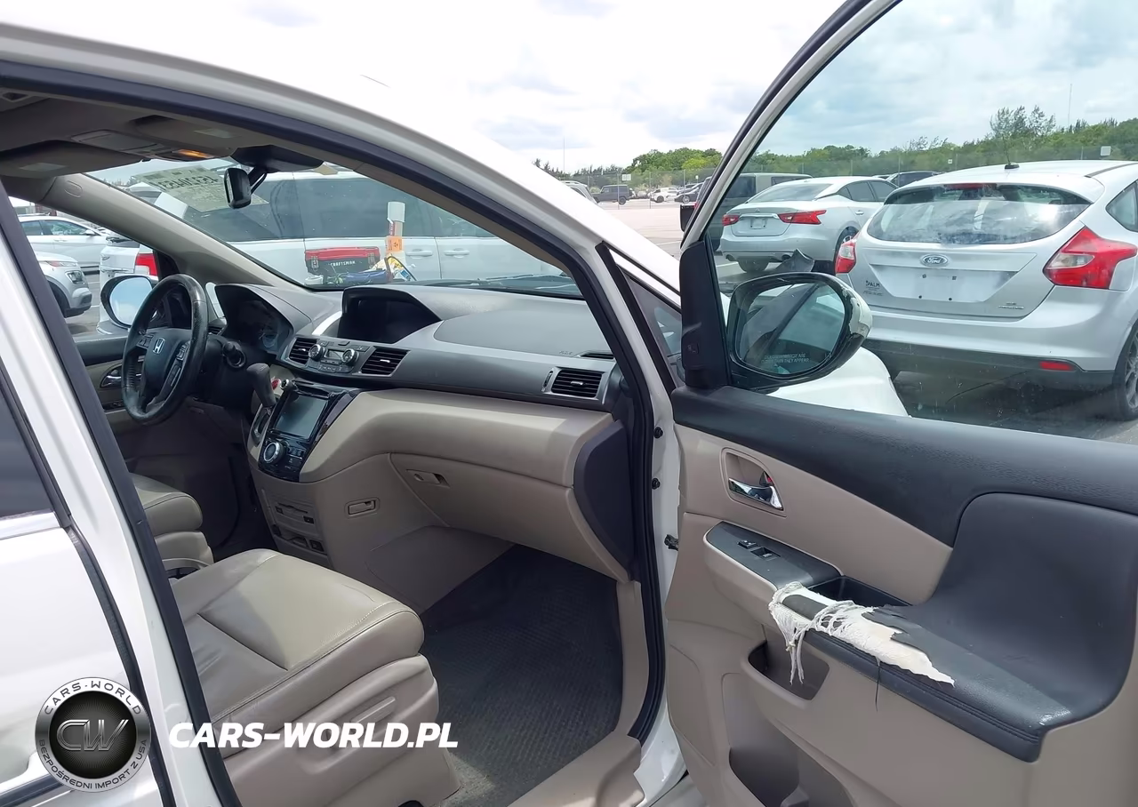 2015 Honda Odyssey Touring-Touring Elite VIN:5FNRL5H9XFB049408 - 5