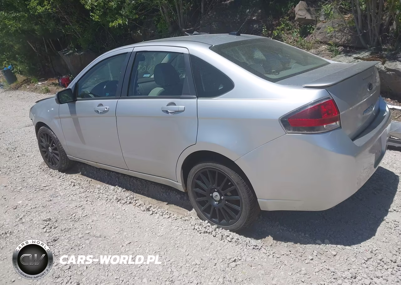 2010 Ford Focus Ses VIN:1FAHP3GN7AW184858 - 3