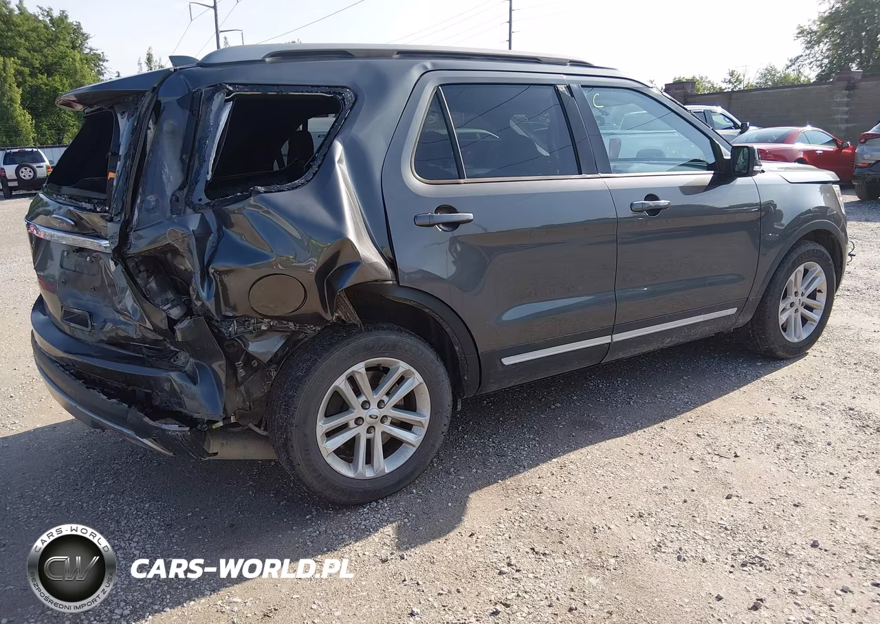2017 Ford Explorer Xlt VIN:1FM5K7D89HGD11837 - 4