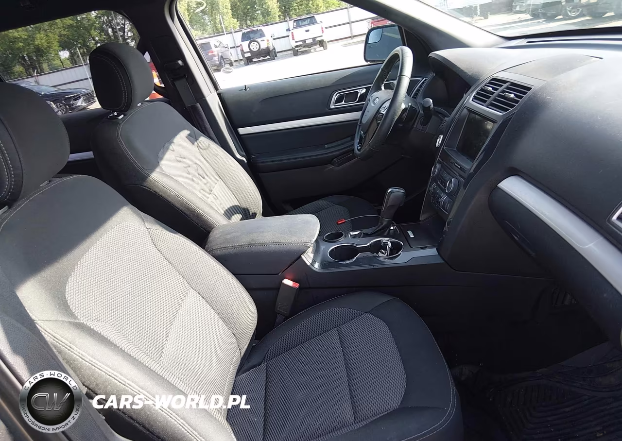 2017 Ford Explorer Xlt VIN:1FM5K7D89HGD11837 - 5
