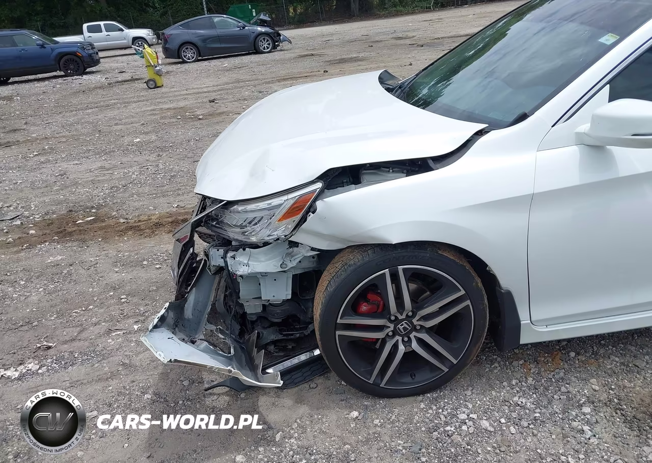 2016 Honda Accord Touring VIN:1HGCR3F92GA027782 - 6