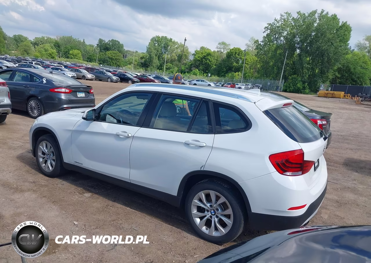 2013 BMW X1 xDrive28I VIN:WBAVL1C59DVR90288 - 3