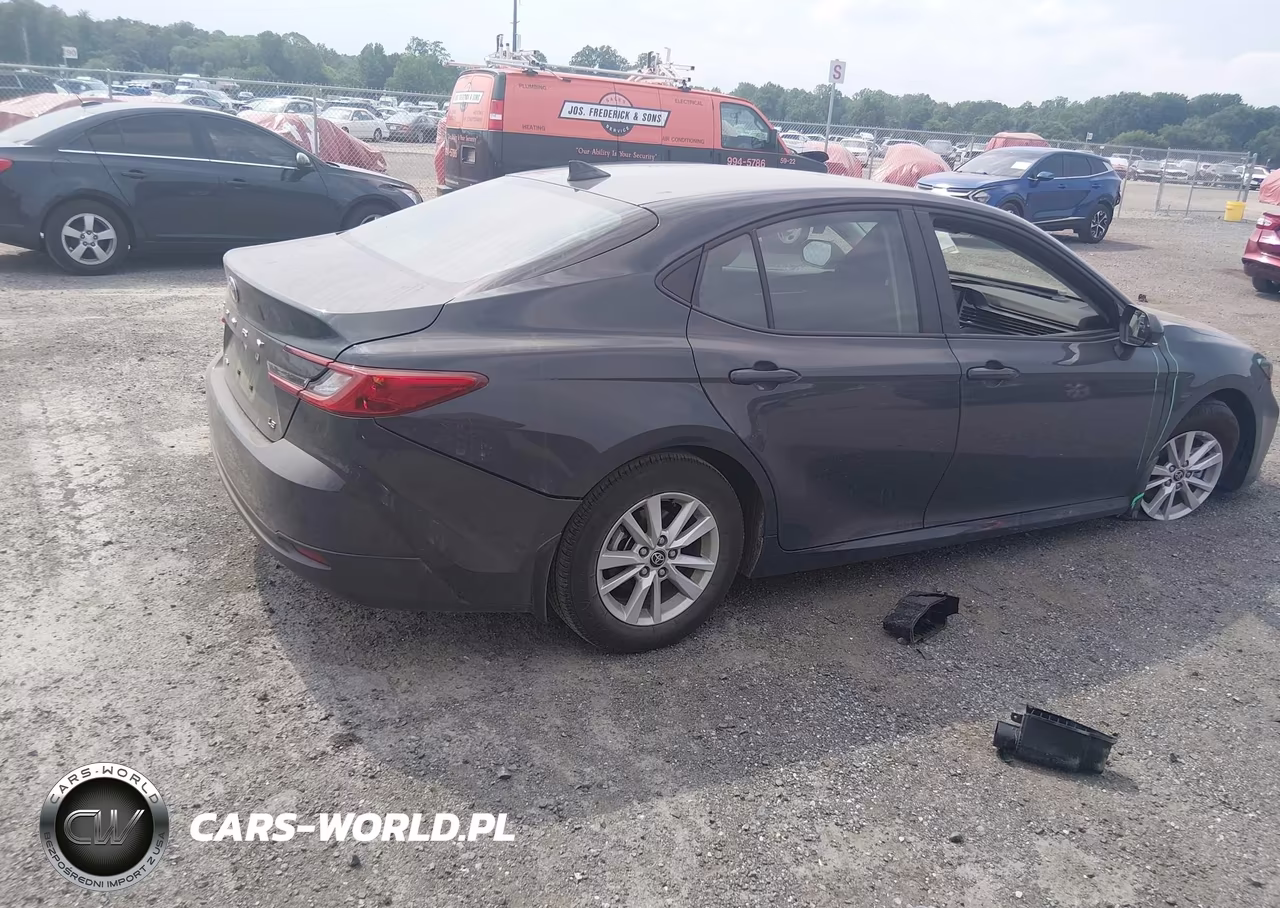 2026 Toyota Camry Le VIN:4T1DAACK4TU698039 - 4