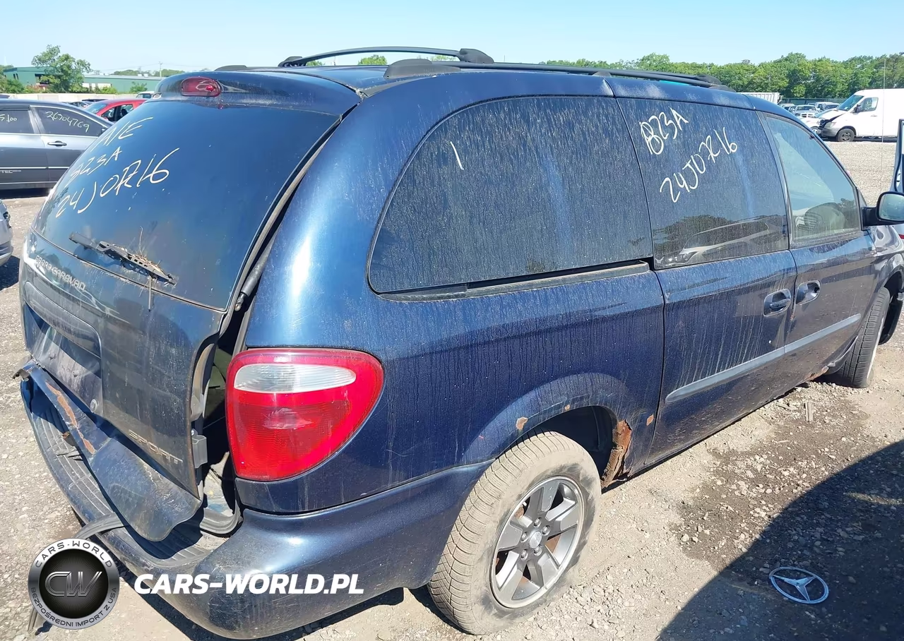 2003 Dodge Grand Caravan Sport VIN:2D8GP44L23R328635 - 4