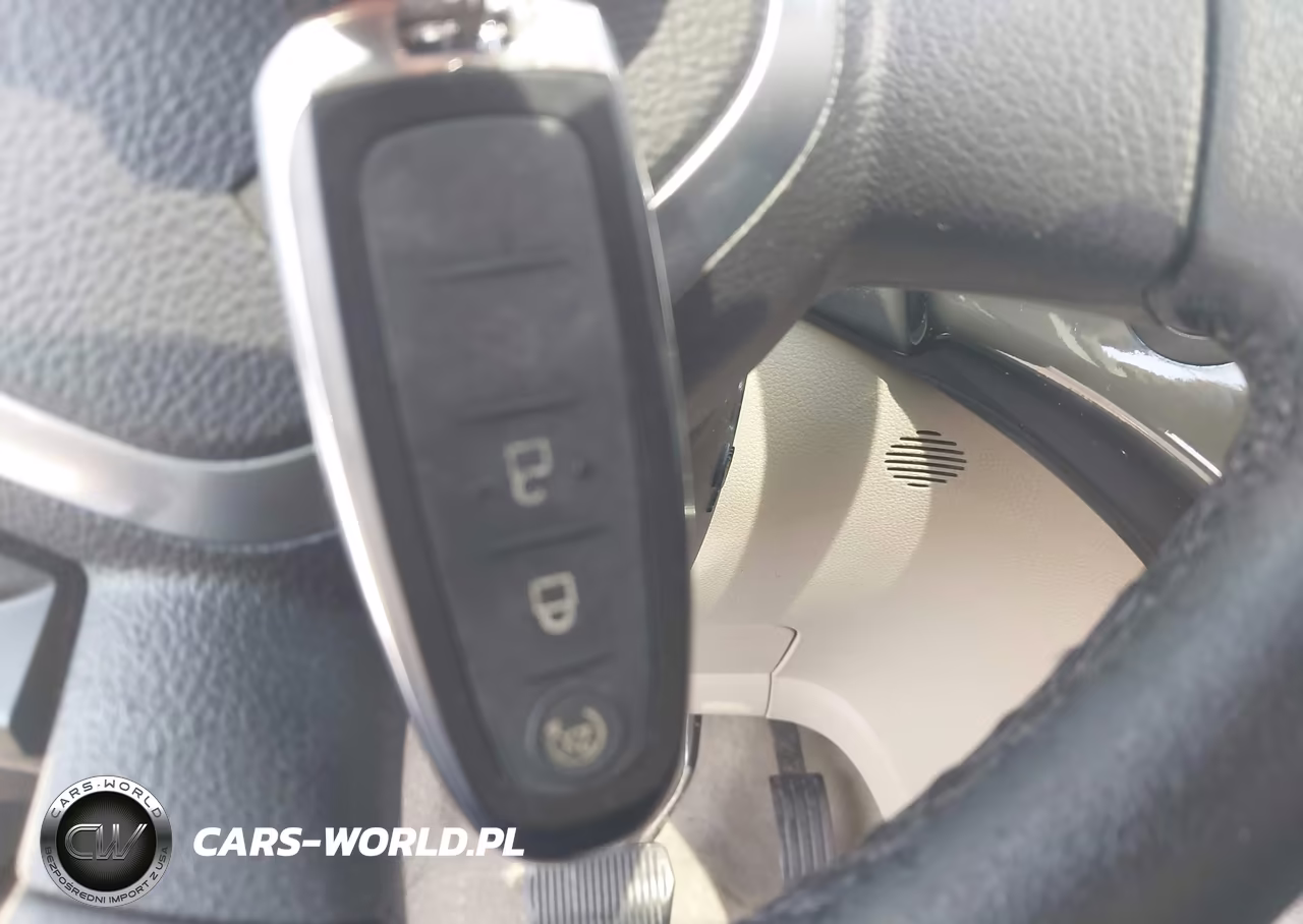 2016 Ford Escape Titanium VIN:1FMCU9J91GUA20436 - 11