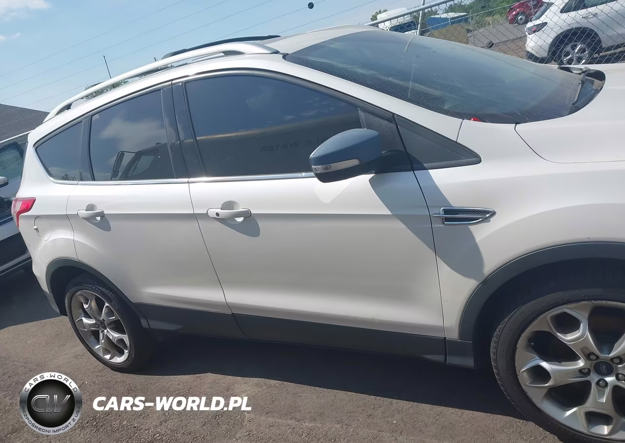 2016 Ford Escape Titanium VIN:1FMCU9J91GUA20436 - 13