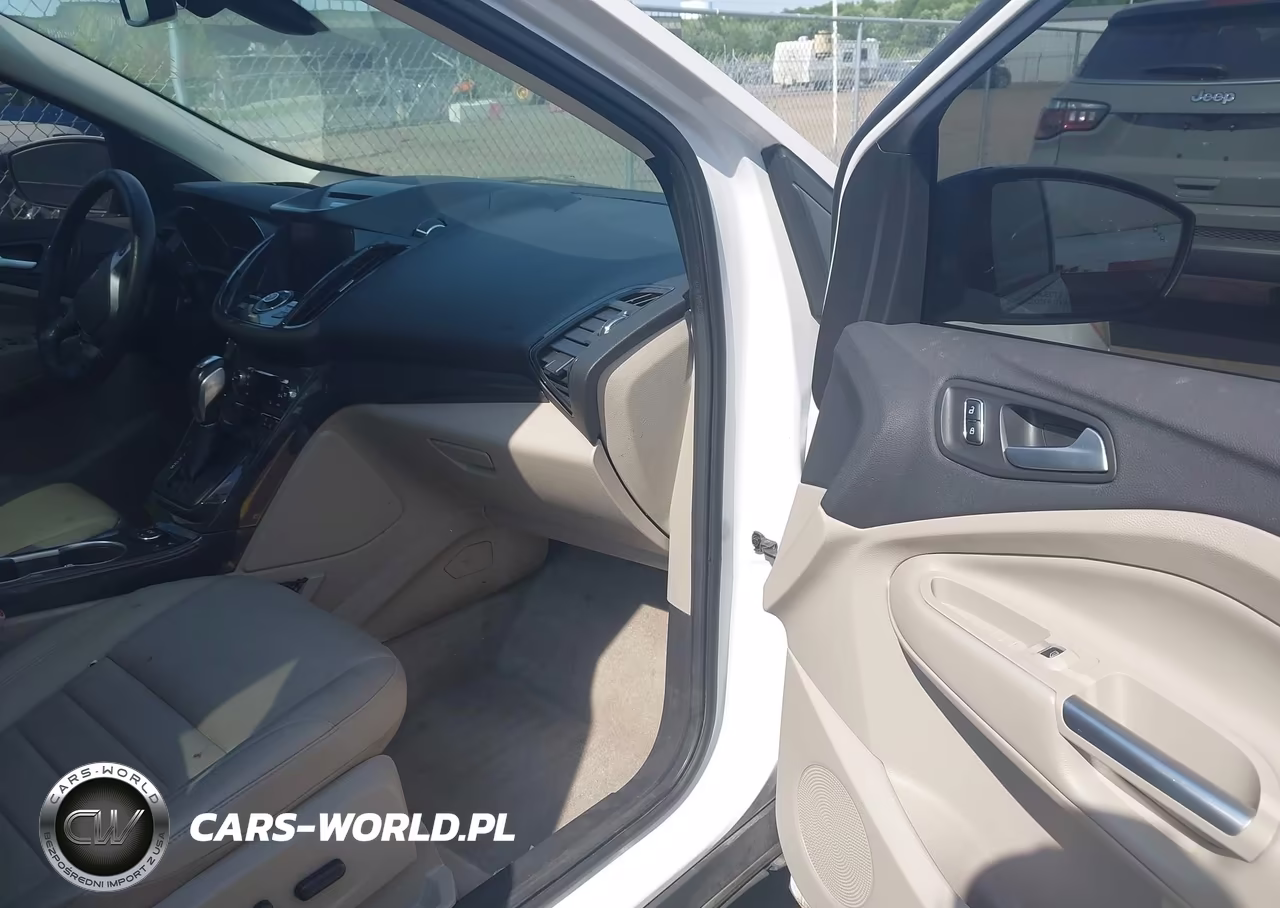 2016 Ford Escape Titanium VIN:1FMCU9J91GUA20436 - 5