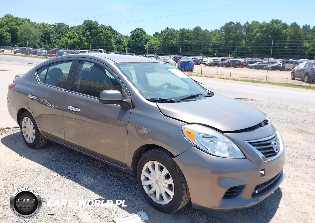 2013 Nissan Versa S