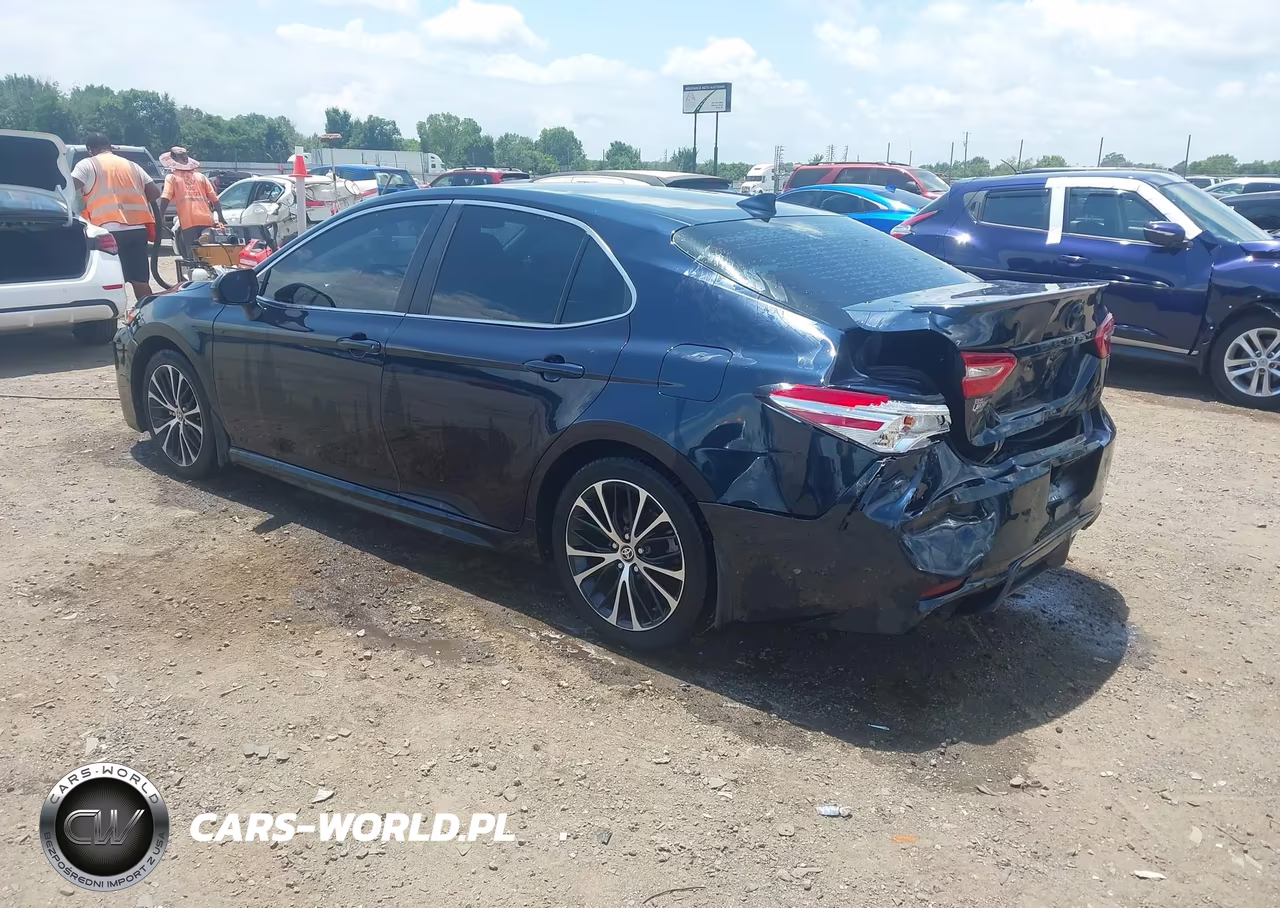2020 Toyota Camry Se VIN:4T1G11AK5LU956634 - 3