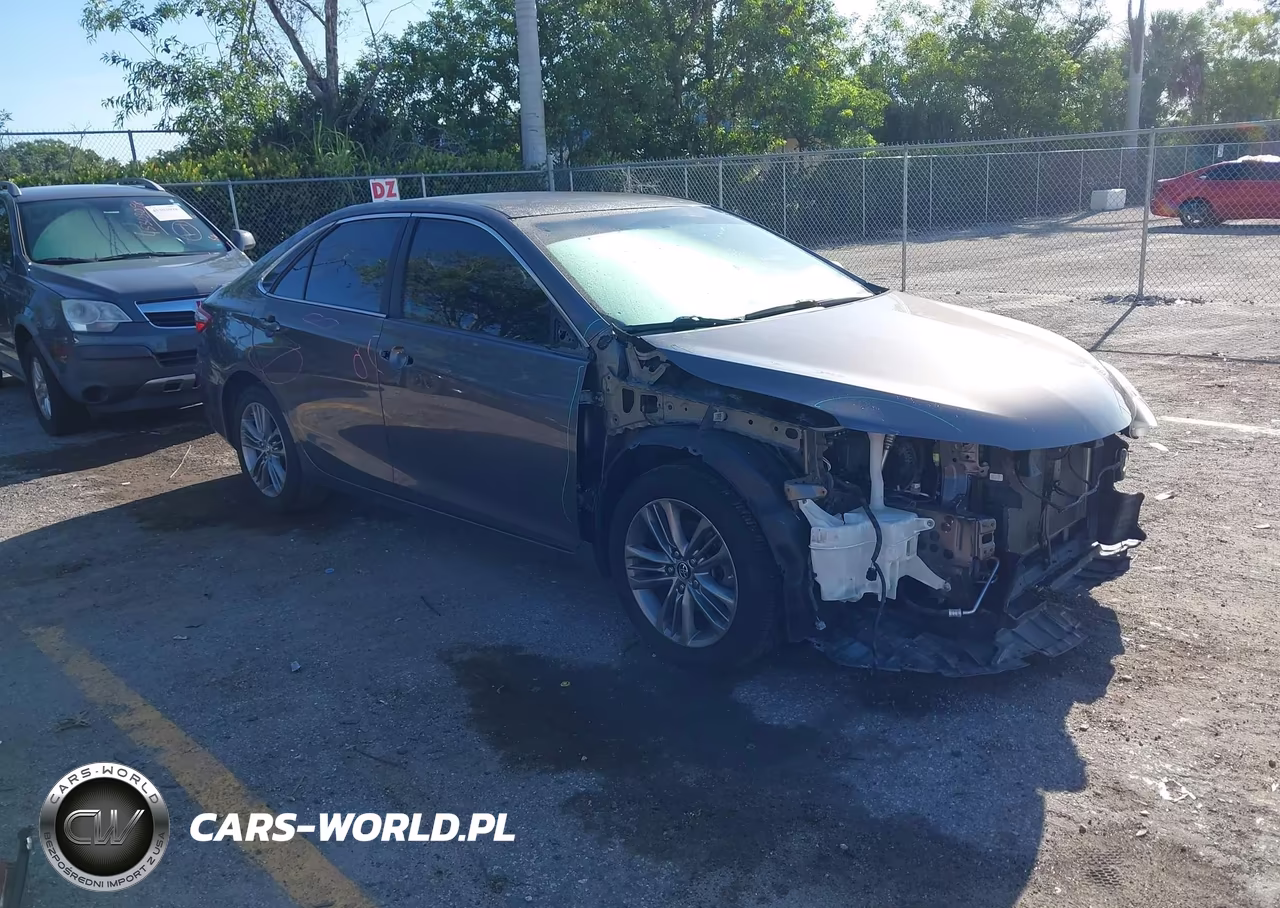 2015 Toyota Camry Se – zdjęcie 1 z 17