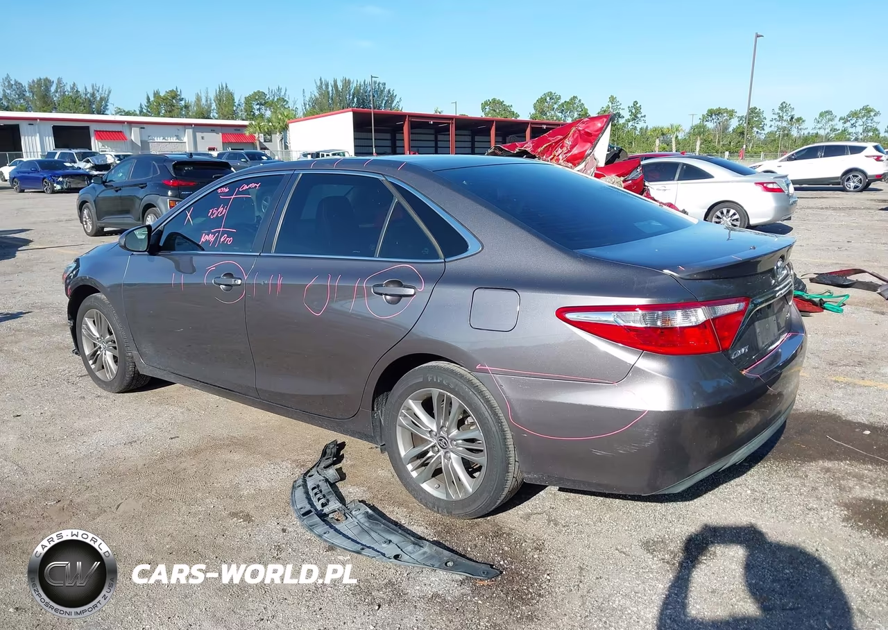 2015 Toyota Camry Se VIN:4T1BF1FK7FU492254 - 3