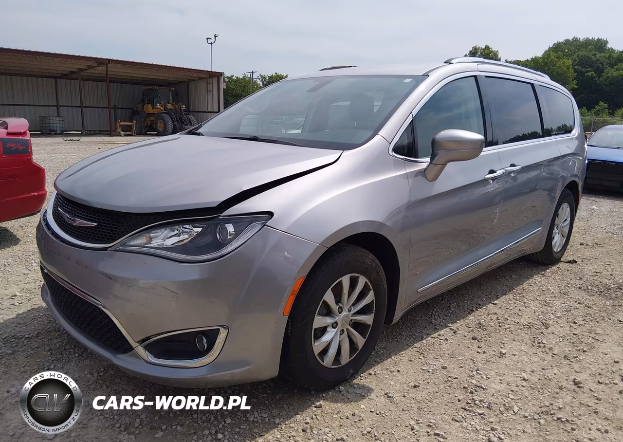 2018 Chrysler Pacifica Touring L VIN:2C4RC1BG7JR260854 - 2