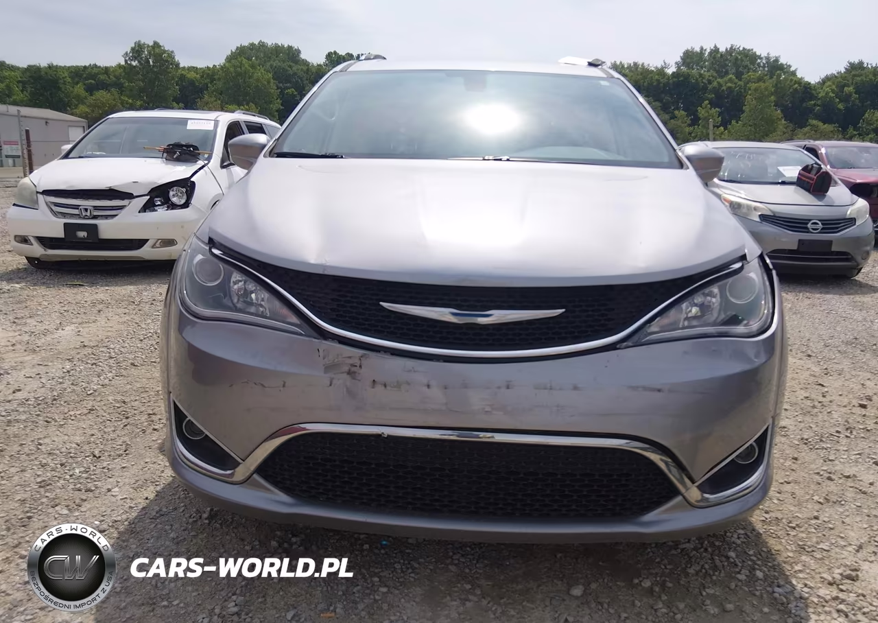 2018 Chrysler Pacifica Touring L VIN:2C4RC1BG7JR260854 - 6