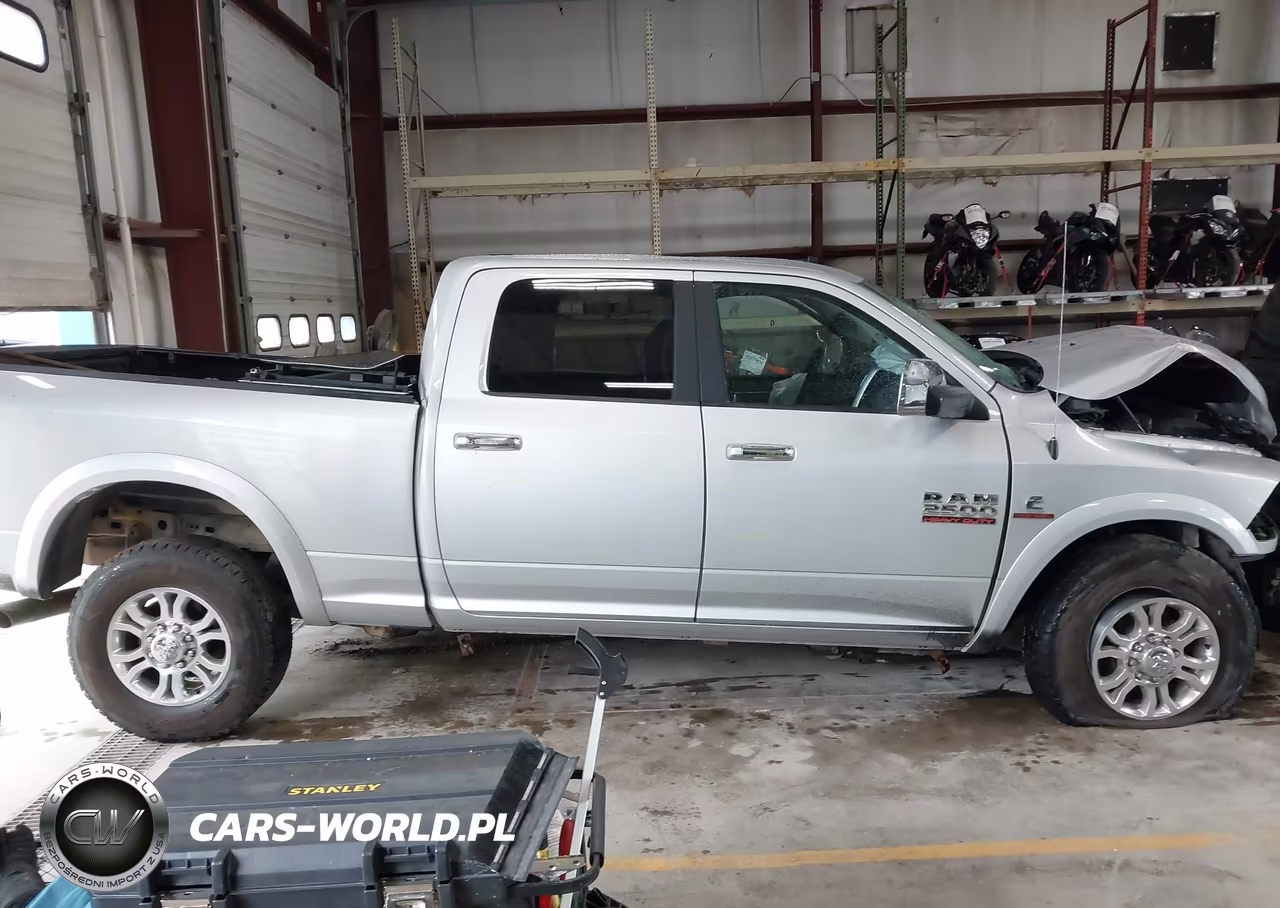 2017 Ram 2500 Laramie 4X4 6'4 Box VIN:3C6UR5FL4HG620628 - 13