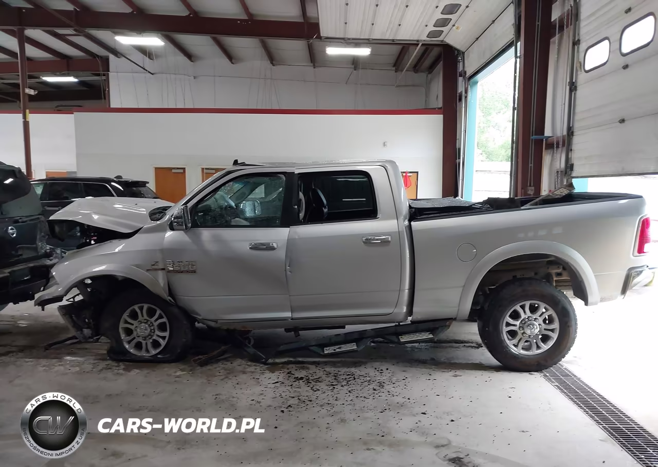2017 Ram 2500 Laramie 4X4 6'4 Box VIN:3C6UR5FL4HG620628 - 14