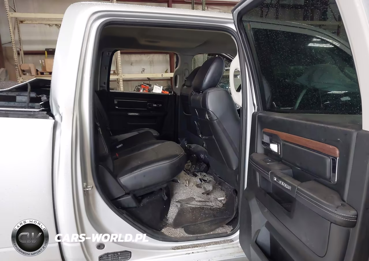 2017 Ram 2500 Laramie 4X4 6'4 Box VIN:3C6UR5FL4HG620628 - 8