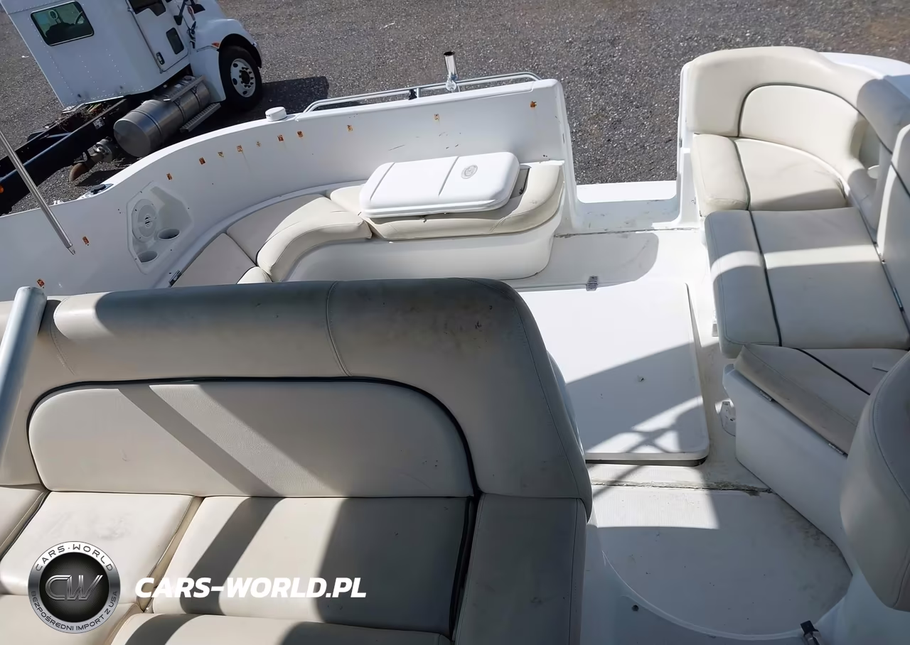 1999 Chris Craft Cabin Motorboat VIN:CCBHF128J899 - 8