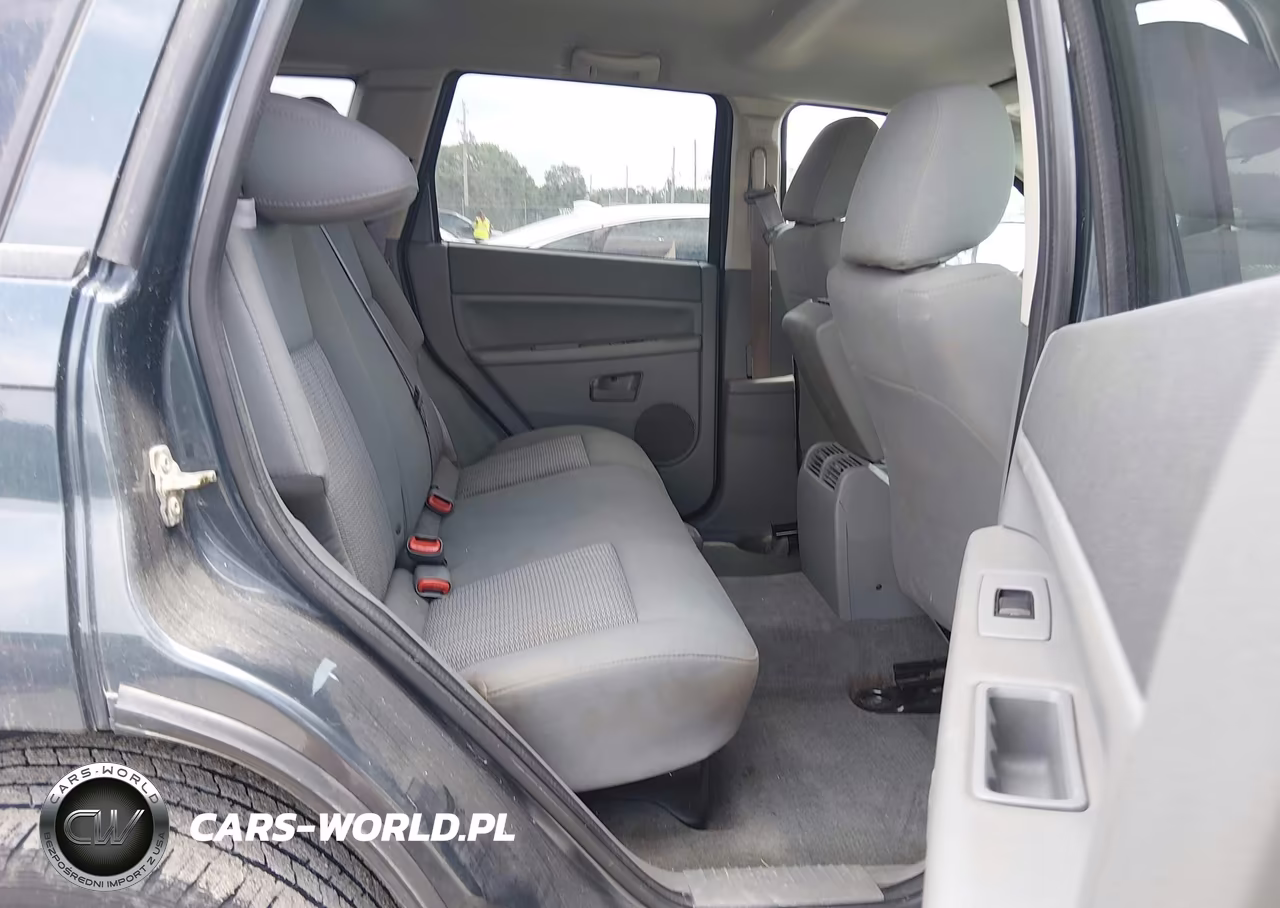 2007 Jeep Grand Cherokee Laredo VIN:1J8GR48K67C639311 - 8