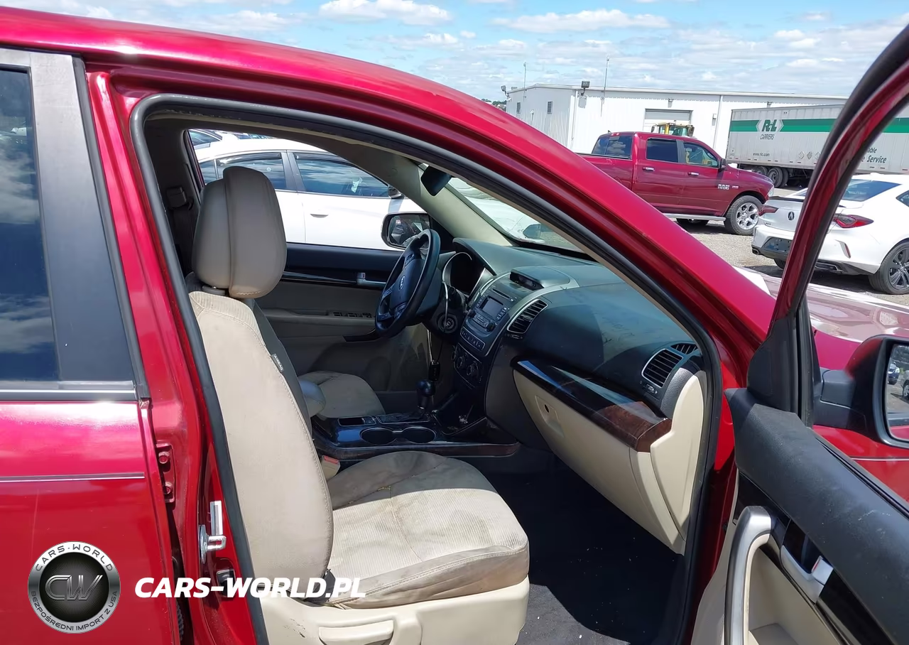 2015 Kia Sorento Lx VIN:5XYKT3A69FG589752 - 5