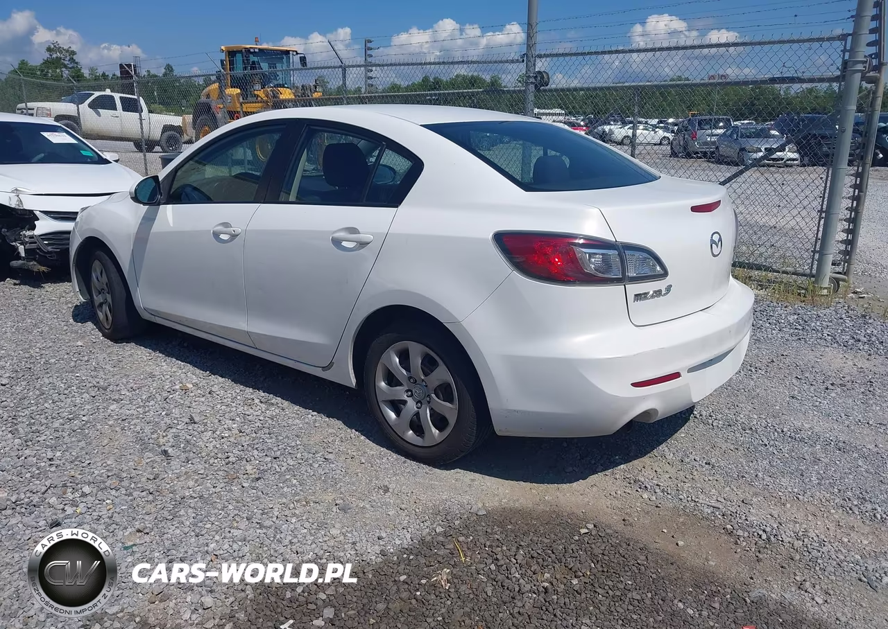 2013 Mazda Mazda3 I Sport VIN:JM1BL1U77D1705391 - 3