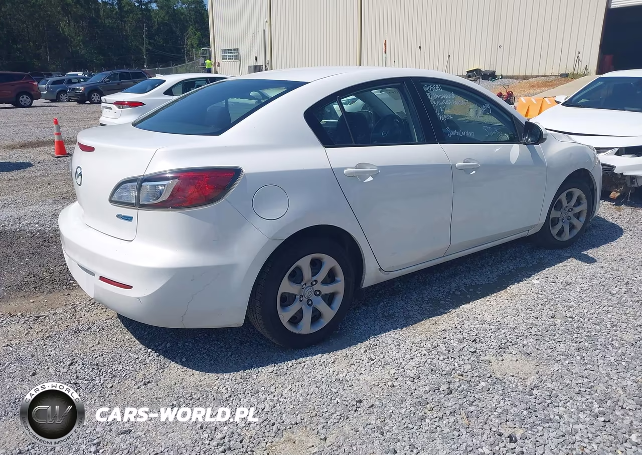 2013 Mazda Mazda3 I Sport VIN:JM1BL1U77D1705391 - 4