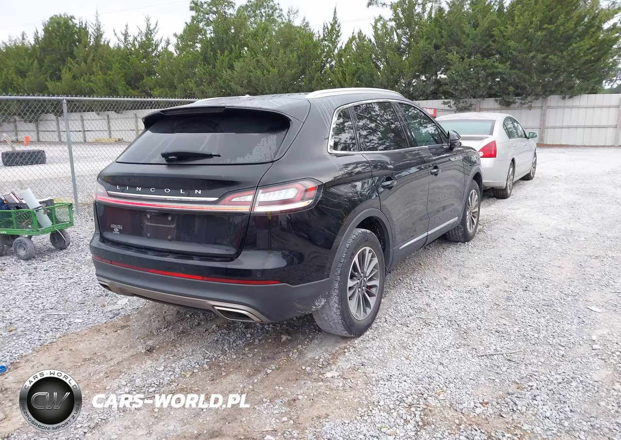 2021 Lincoln Nautilus Standard VIN:2LMPJ6J92MBL05290 - 4