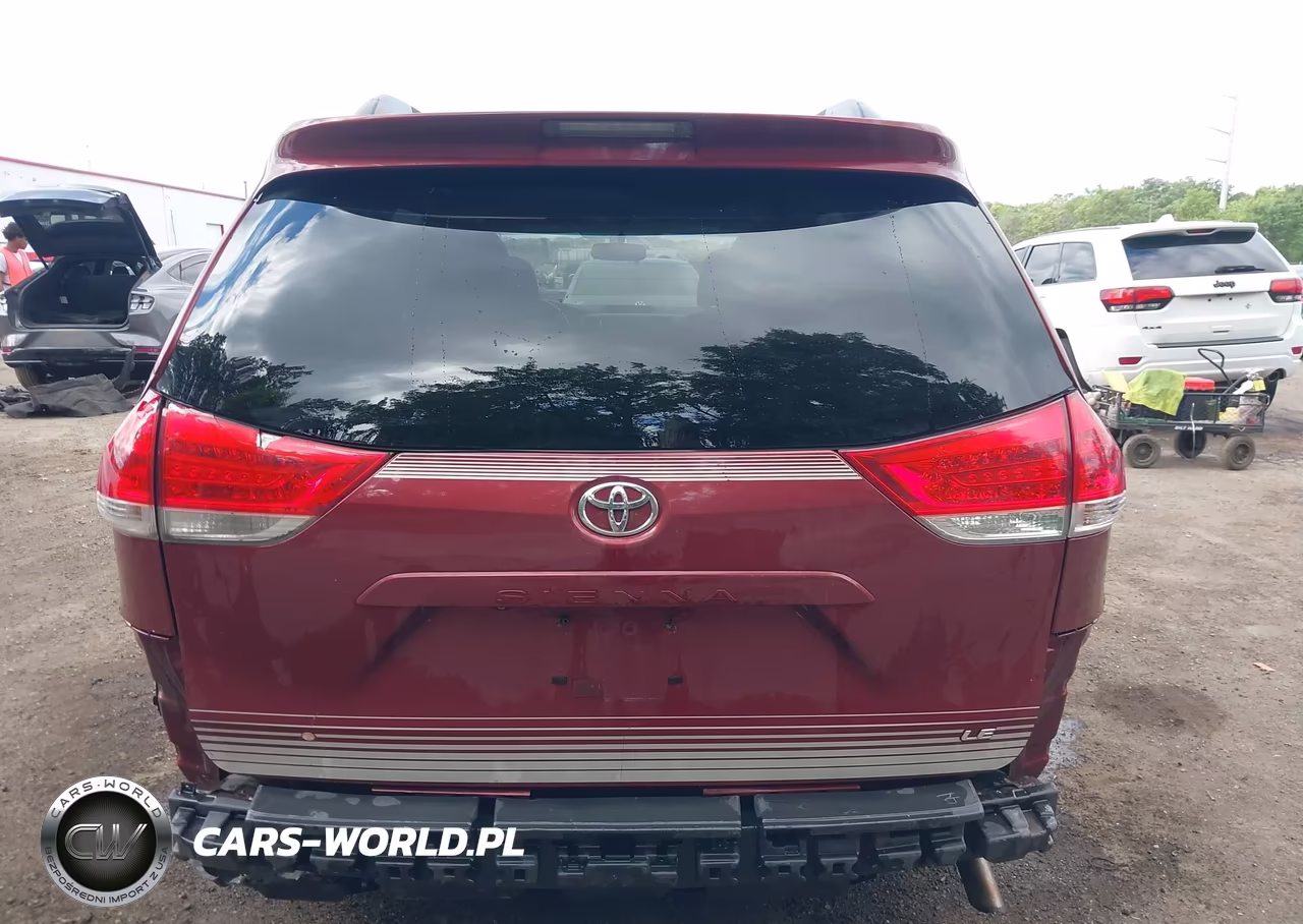 2013 Toyota Sienna Le V6 8 Passenger VIN:5TDKK3DCXDS284345 - 17