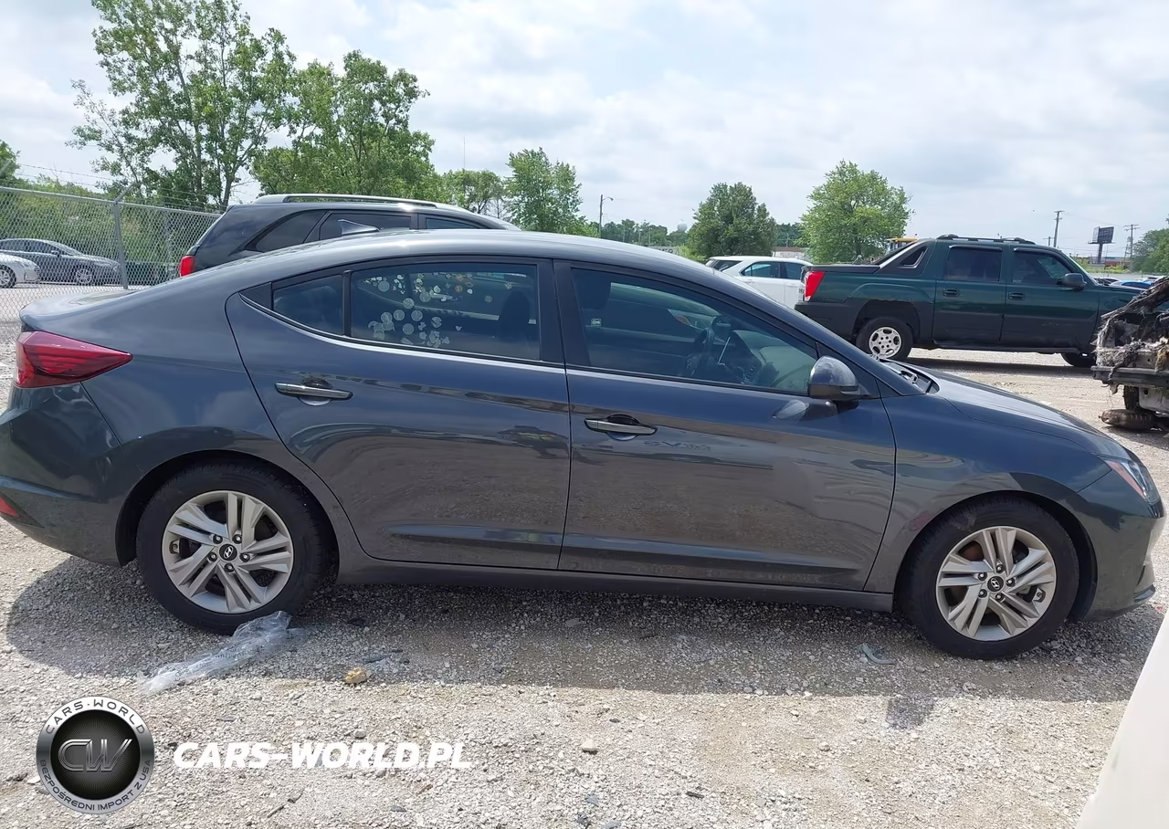2020 Hyundai Elantra Sel VIN:5NPD84LF8LH564701 - 13