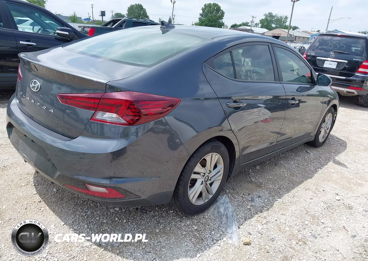 2020 Hyundai Elantra Sel VIN:5NPD84LF8LH564701 - 4