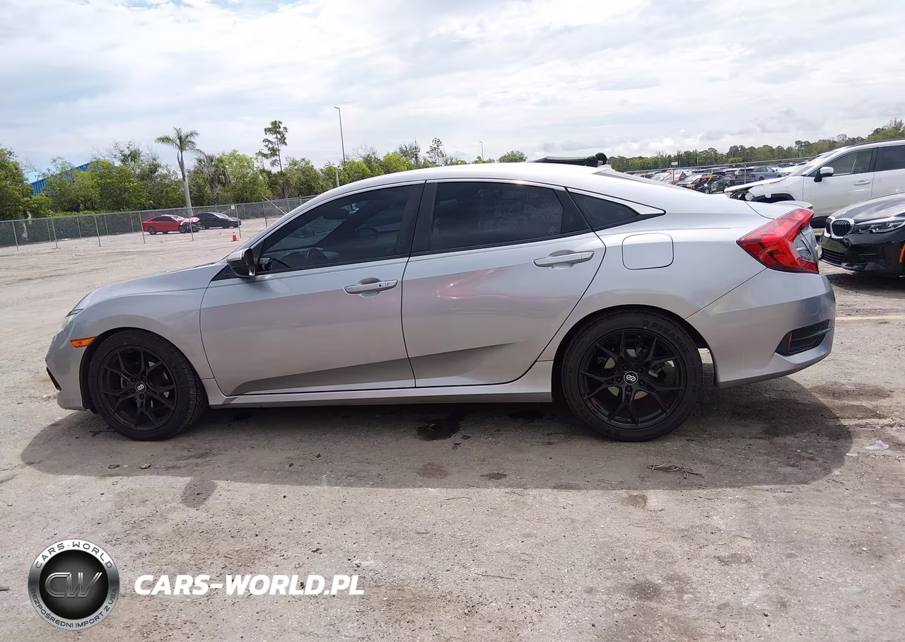 2019 Honda Civic Sport VIN:2HGFC2F88KH556020 - 14