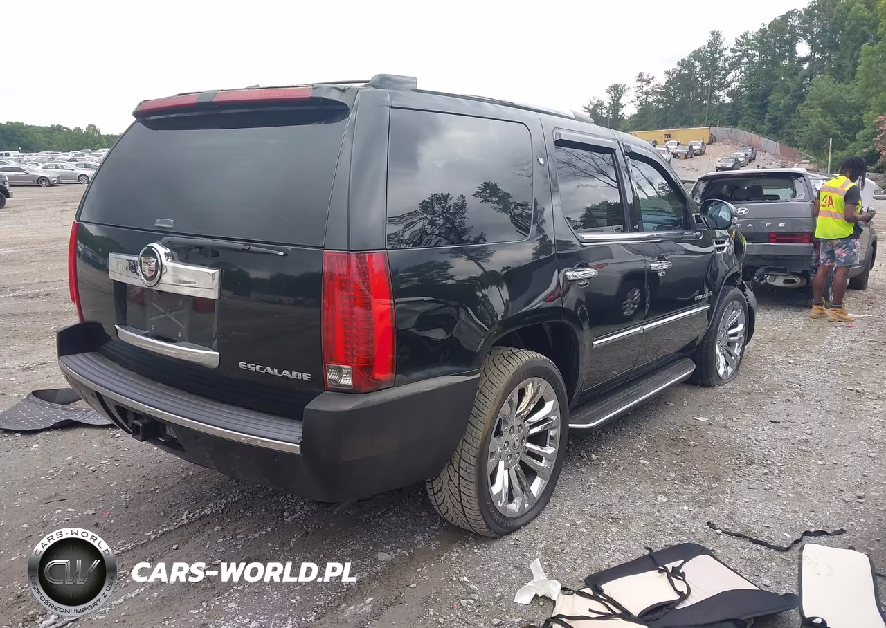 2007 Cadillac Escalade Standard VIN:1GYEC63877R374249 - 4