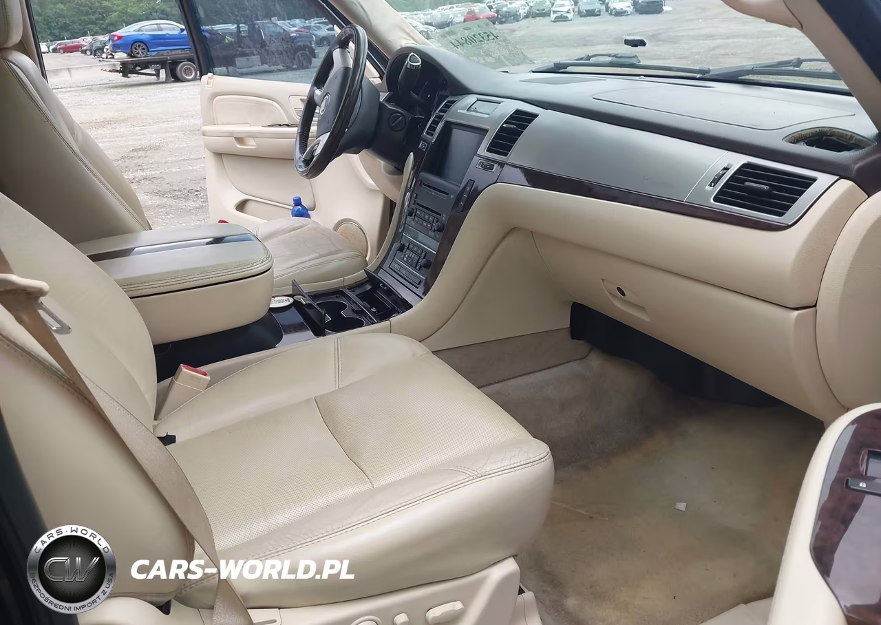 2007 Cadillac Escalade Standard VIN:1GYEC63877R374249 - 5